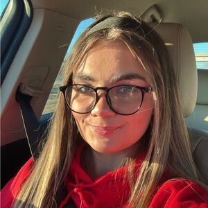 Meet your Posher, Carlee